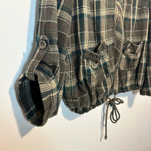 AE Sport Green Plaid Lightweight Jacket - Picture 6 of 9